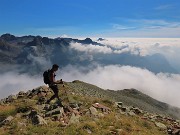 68 Discendiamo la  lunga pietraia ai margini con attenzione e pazienza... 